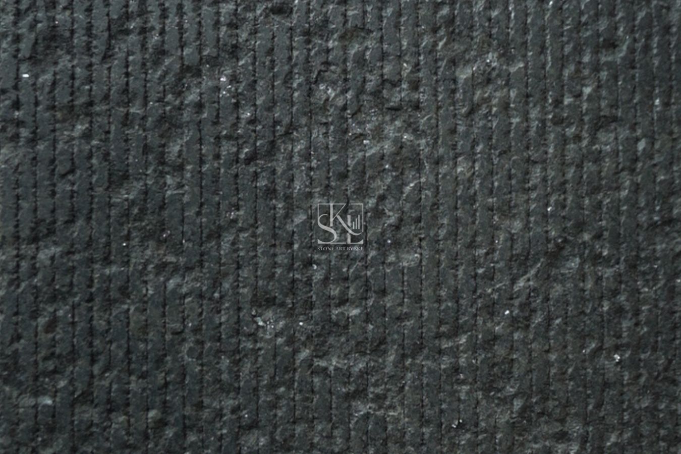Chisselled Groove Design