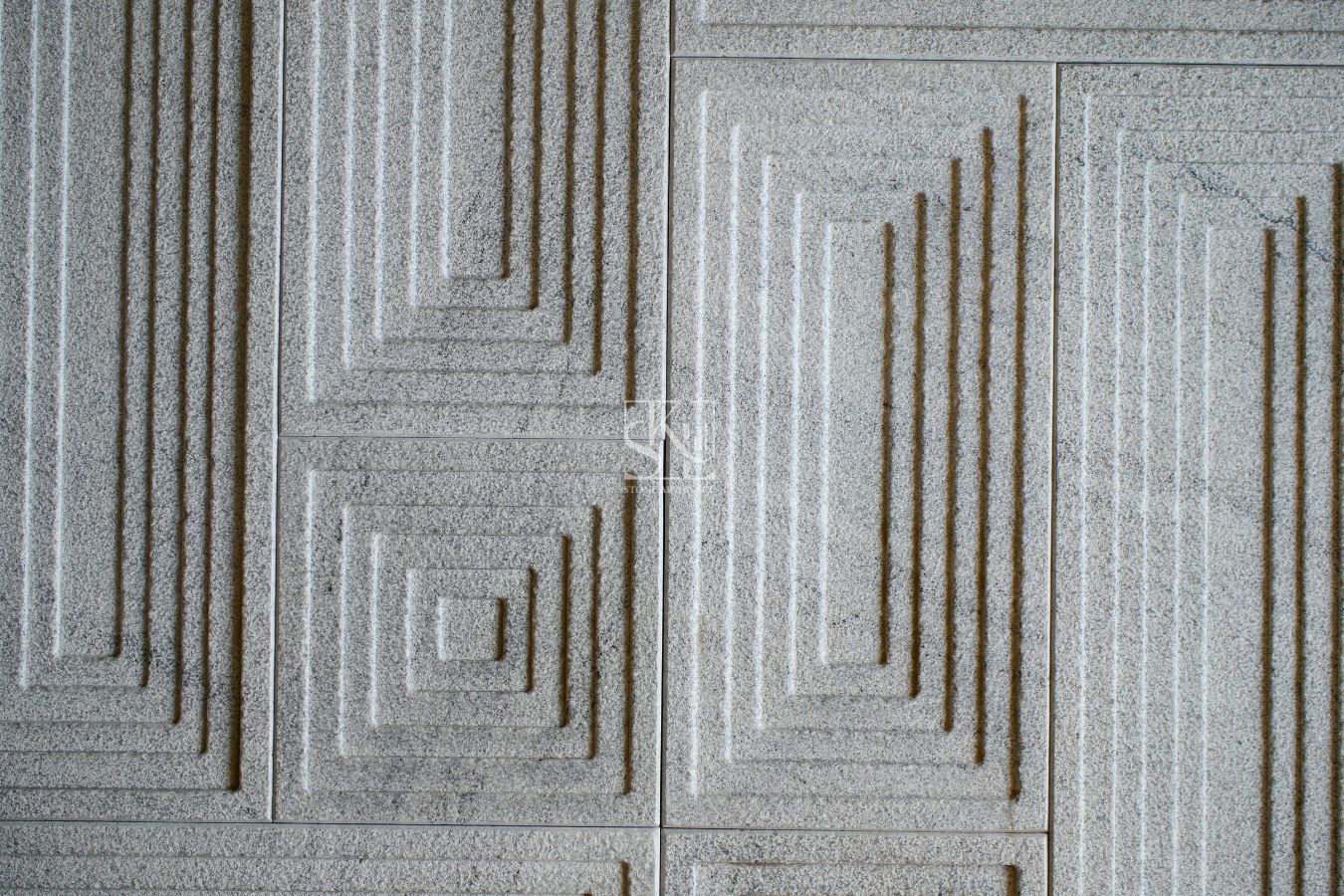 Layered Labyrinth Design Wall Cladding